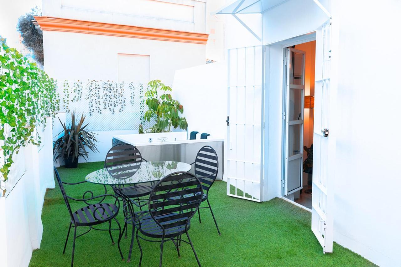 Downtown Apartment With Private Terrace & Jacuzzi Seville Luaran gambar